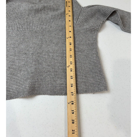 Superdown Cropped Sweater Size Small Heather Gray Boat Neck Ribbed Knit Pullover - Picture 10 of 14